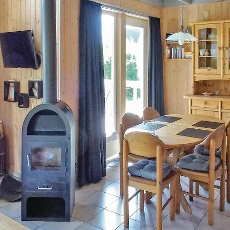 Hébergement de vacances Two-bedroom Holiday In *